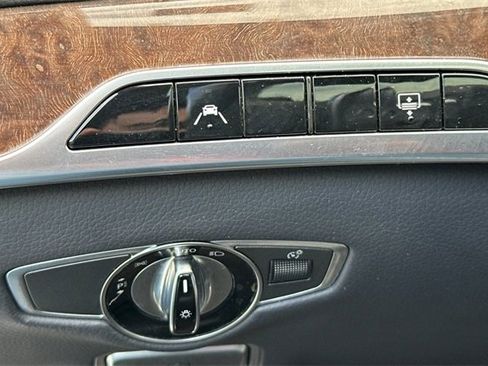 Used 2018 Mercedes-Benz S 560 Sedan image 33