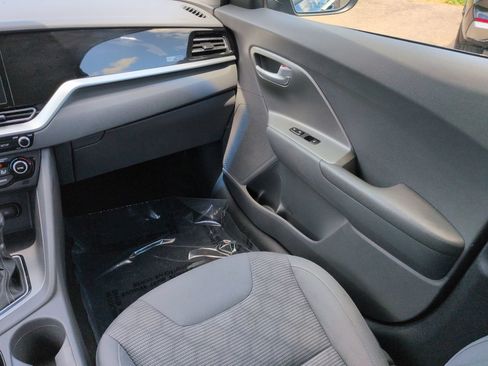 Used 2020 Kia Niro LX FWD image 17