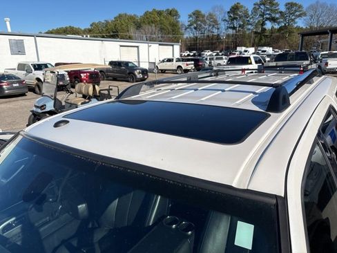 Used 2017 Ford Expedition Limited w/ Equipment Group 301A image 10