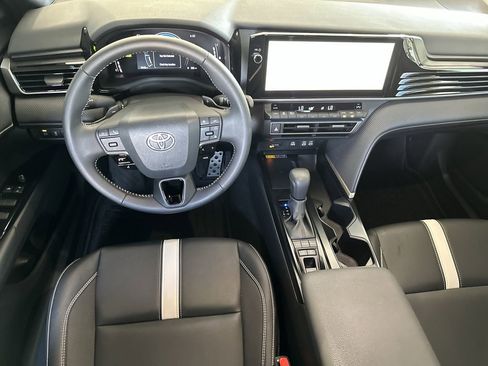 Used 2025 Toyota Camry SE w/ Multimedia Upgrade Package image 16