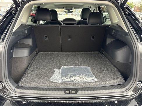 New 2026 Volkswagen Tiguan SE AWD/4WD image 15