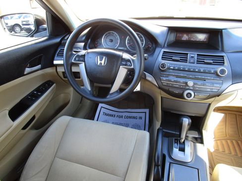 Used 2011 Honda Accord LX-P image 8