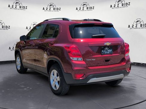 Used 2022 Chevrolet Trax LT w/ LT Convenience Package AWD/4WD image 4