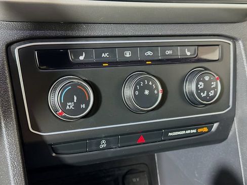 Used 2022 Volkswagen Atlas Cross Sport SE FWD image 13