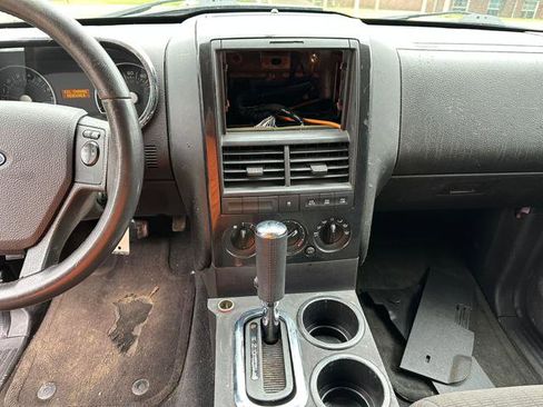 Used 2010 Ford Explorer XLT image 14