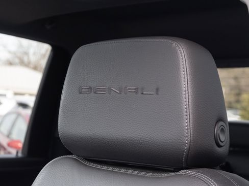 Used 2023 GMC Sierra 2500 Denali w/ Denali Ultimate Package image 22