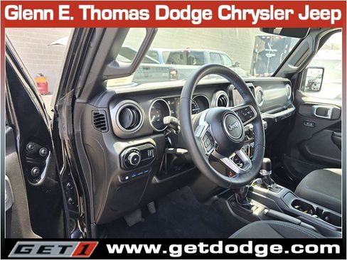 Used 2023 Jeep Wrangler Unlimited Rubicon 4xe AWD/4WD image 13