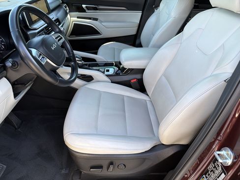 Used 2022 Kia Telluride S FWD image 7