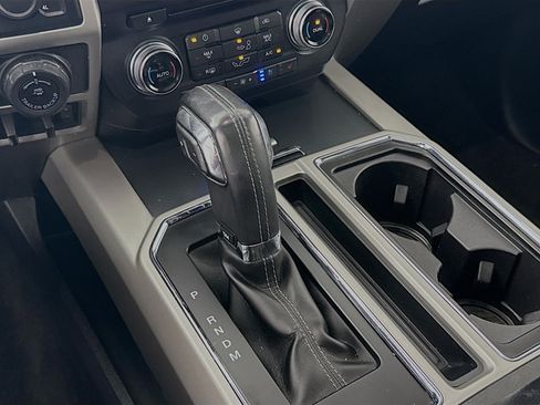 Used 2018 Ford F150 Lariat w/ Equipment Group 502A Luxury AWD/4WD image 19