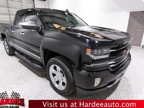 Used 2017 Chevrolet Silverado 1500 LTZ Z71 w/ LTZ Plus Package AWD/4WD image 6
