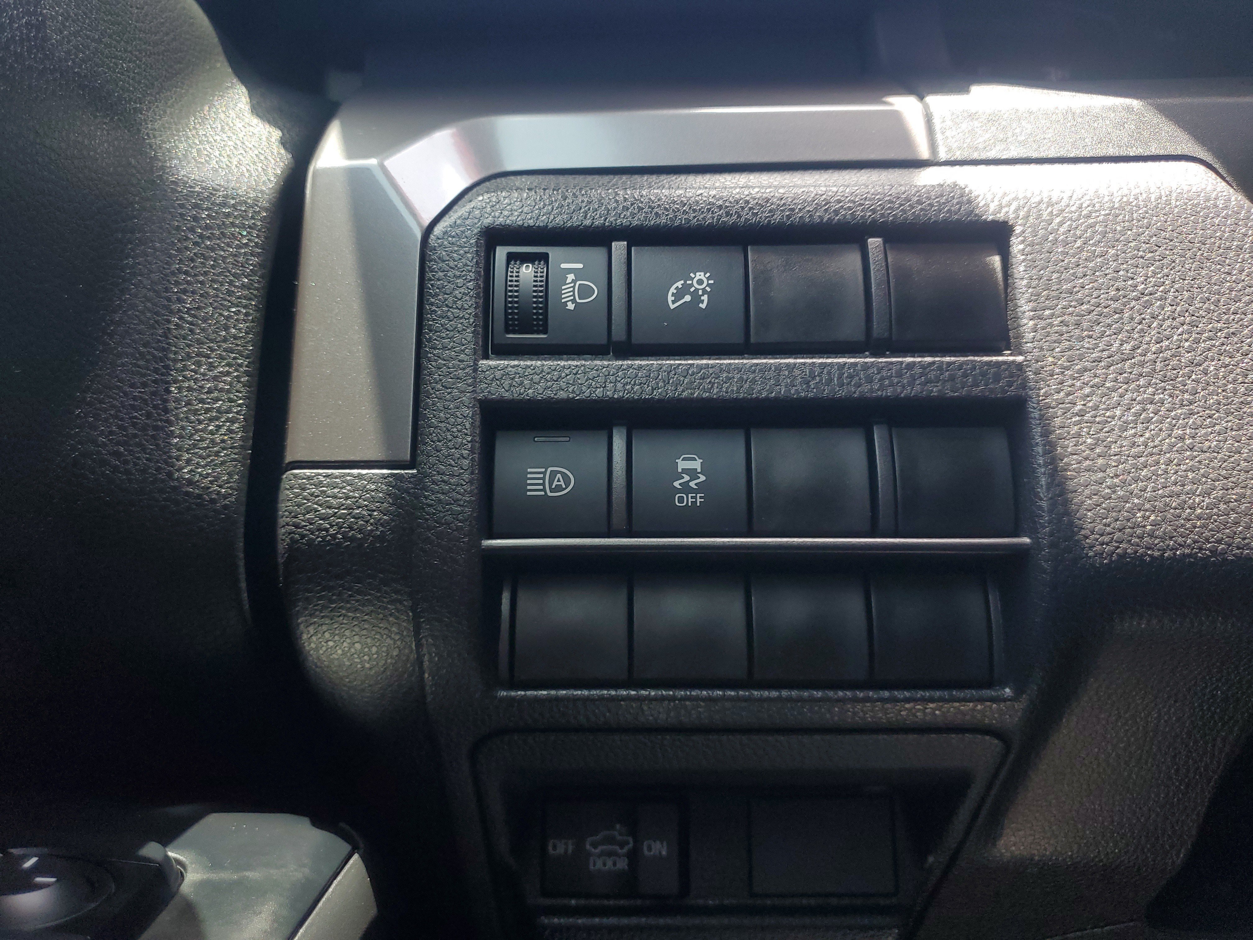 Used 2025 Toyota Tacoma SR5 AWD/4WD image 26