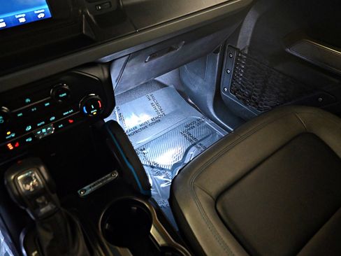 Used 2022 Ford Bronco Black Diamond image 22