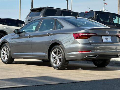 Used 2019 Volkswagen Jetta R-Line w/ R-Line Cold Weather Package image 6