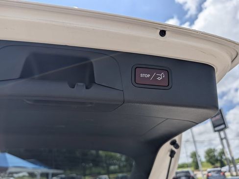 Used 2018 Mercedes-Benz GLC 300 image 30