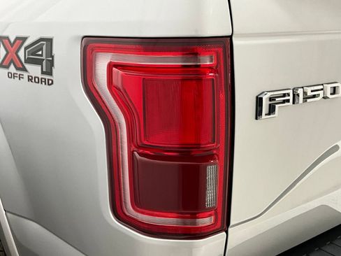 Used 2015 Ford F150 Lariat image 27