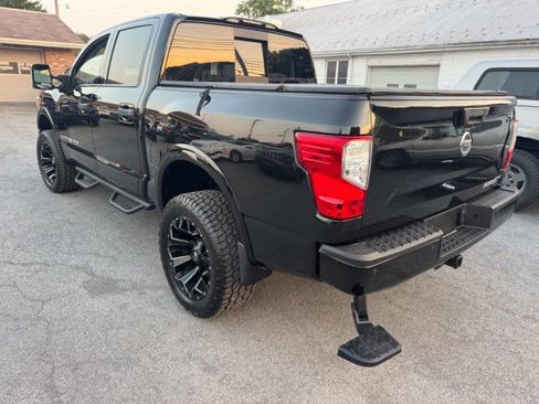 Used 2018 Nissan Titan PRO-4X w/ Pro-4x Convenience Package AWD/4WD image 8