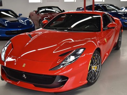Used 2020 Ferrari 812 Superfast image 3