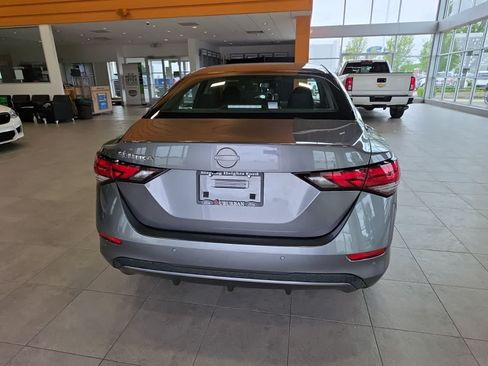 Used 2025 Nissan Sentra S FWD image 9