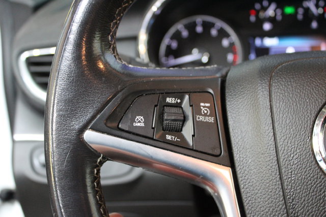 Used 2021 Buick Encore Preferred AWD/4WD image 16