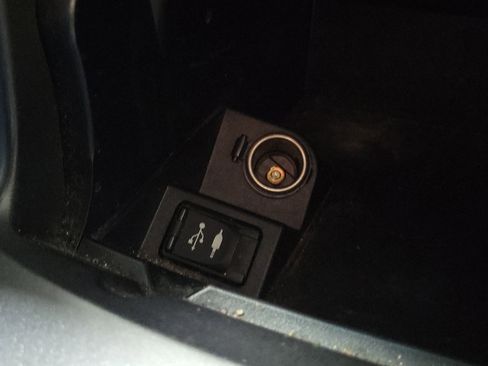 Used 2015 Toyota Camry LE image 30