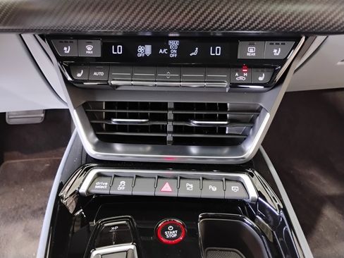 Used 2022 Audi e-tron GT Prestige w/ Prestige Package image 24