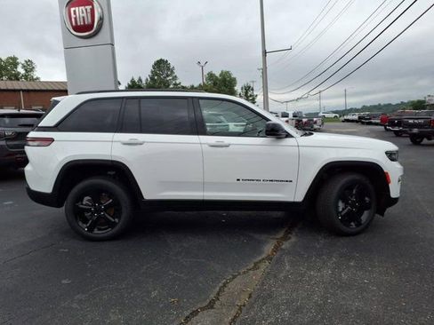 New 2025 Jeep Grand Cherokee Limited w/ Black Appearance Package image 2