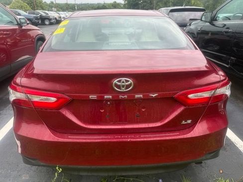Used 2018 Toyota Camry LE FWD image 4