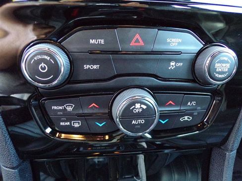 Used 2017 Chrysler 300 S image 34