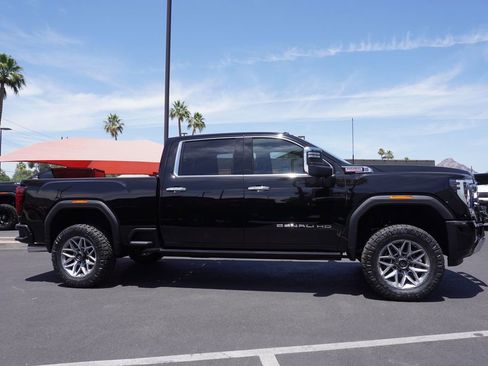 New 2025 GMC Sierra 2500 Denali w/ Denali Reserve Package image 2