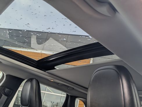 Used 2021 Jeep Cherokee Latitude Plus w/ Sun & Sound Group image 28