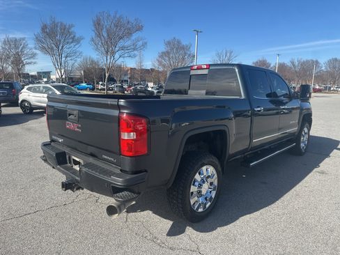 Used 2018 GMC Sierra 2500 Denali w/ Duramax Plus Package image 5