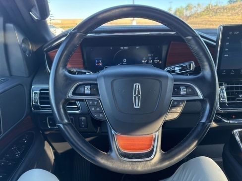 Used 2024 Lincoln Navigator Reserve image 14
