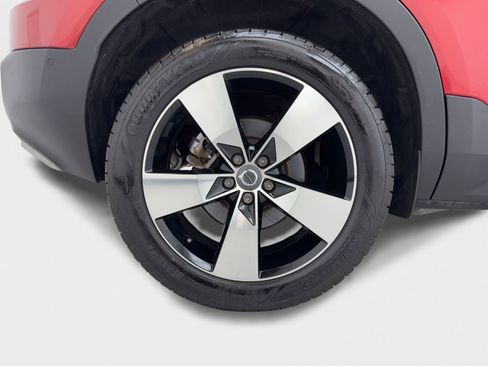 Used 2019 Volvo XC40 T4 Momentum image 50