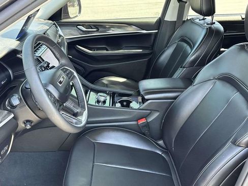 Used 2023 Jeep Grand Cherokee L Limited w/ Luxury Tech Group II AWD/4WD image 10