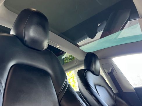 Used 2019 Tesla Model 3 Standard Range RWD image 17