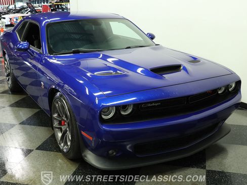 Used 2022 Dodge Challenger R/T Scat Pack w/ Driver Convenience Group RWD image 15