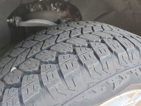 Used 2020 GMC Sierra 1500 SLT w/ SLT Premium Plus Package image 28