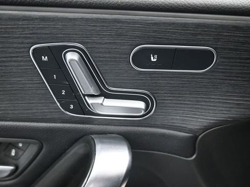 Used 2023 Mercedes-Benz CLA 250 4MATIC image 21