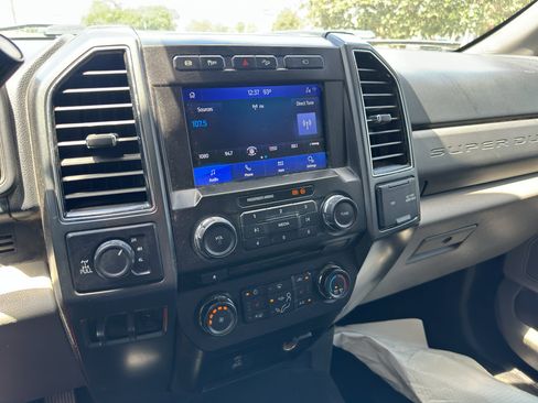 Used 2022 Ford F250 XLT w/ FX4 Off-Road Package AWD/4WD image 27
