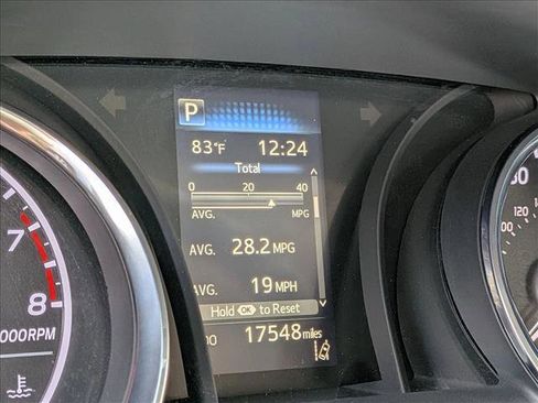 Used 2019 Toyota Camry LE image 4