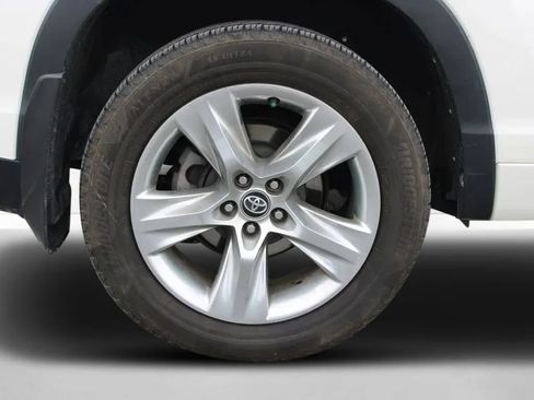 Used 2019 Toyota Highlander Limited image 35