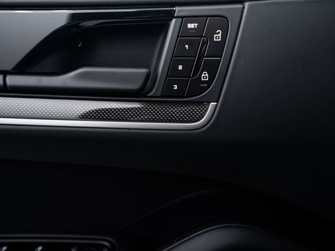 New 2026 Porsche Cayenne Turbo image 19