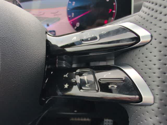 Used 2026 Mercedes-Benz GLC 300 image 23