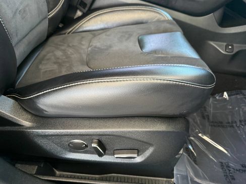 Used 2019 Ford Edge ST w/ Equipment Group 401A AWD/4WD image 39