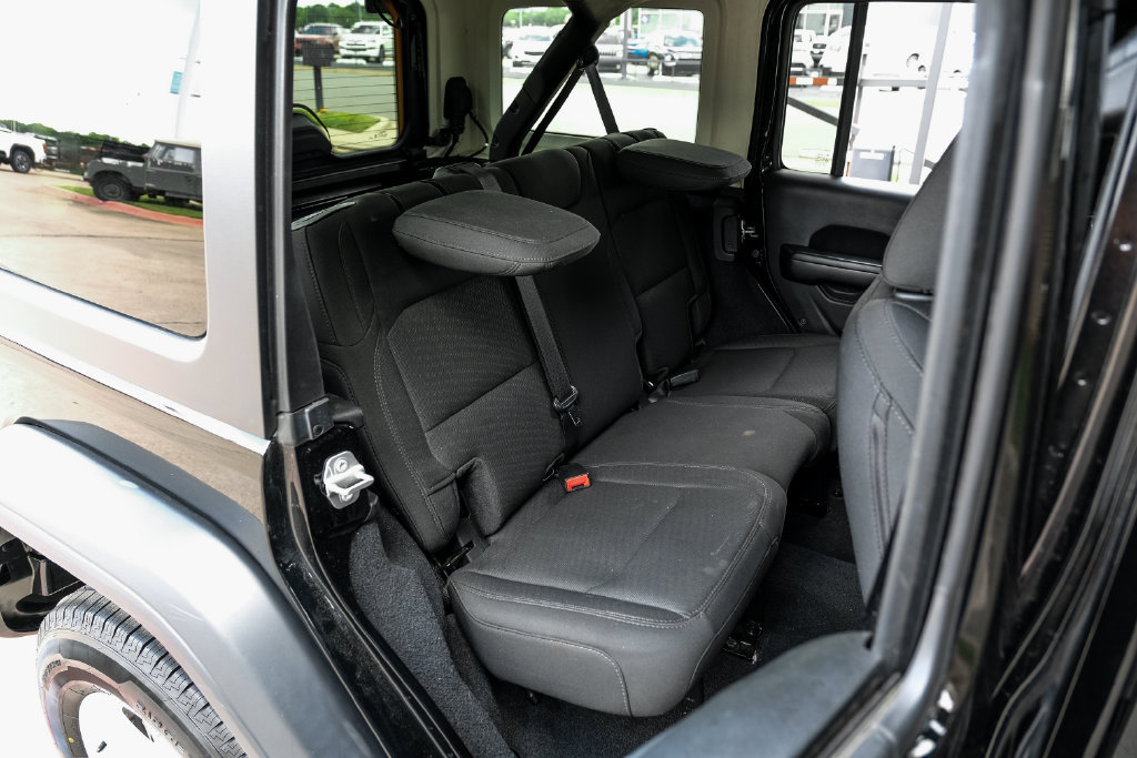 Used 2021 Jeep Wrangler Unlimited Sport AWD/4WD image 47