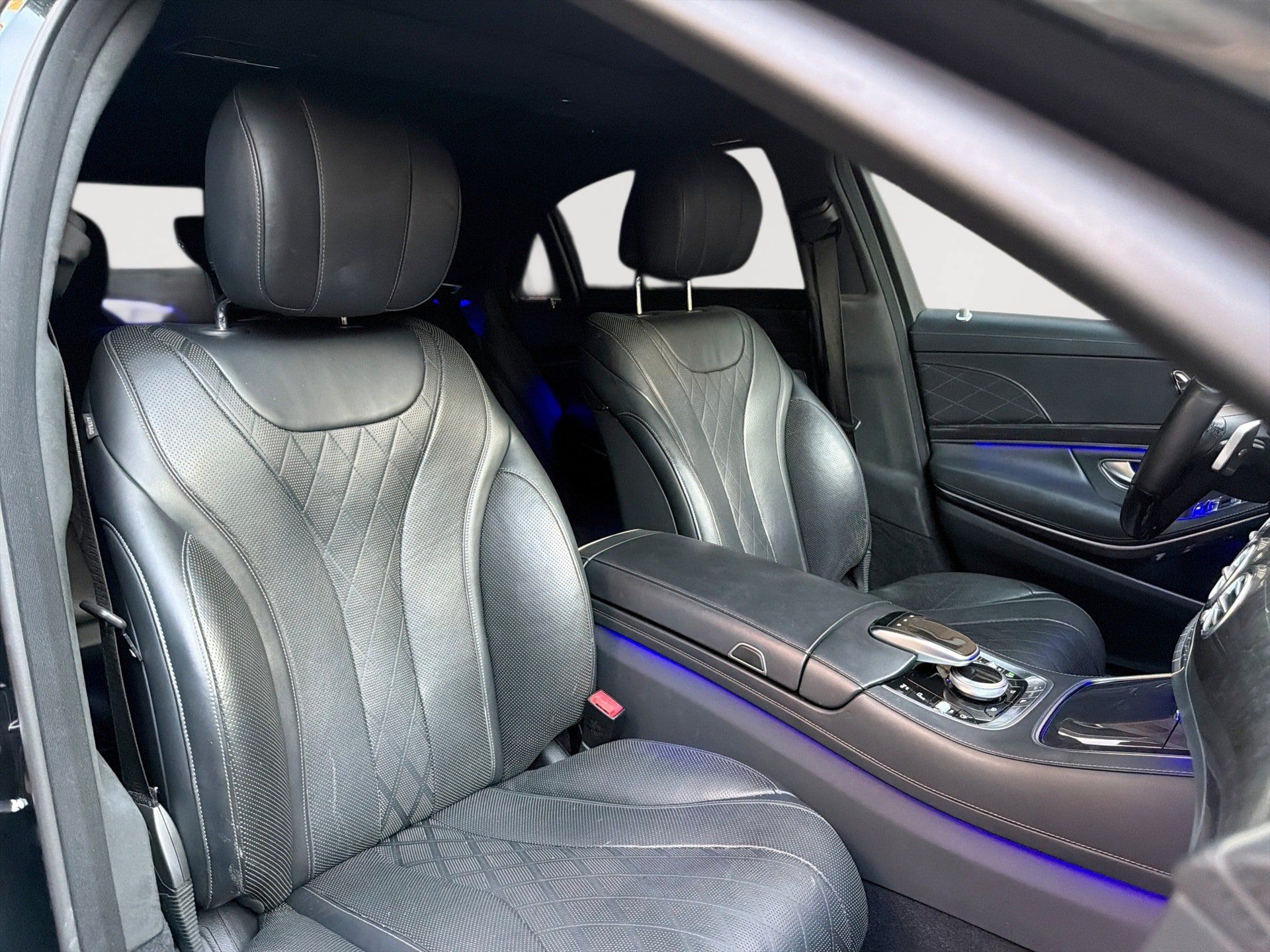 Used 2019 Mercedes-Benz S 560 Sedan image 28