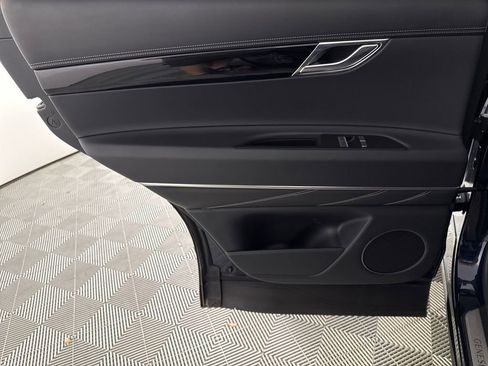 Certified 2025 Genesis GV80 2.5T Standard AWD/4WD image 13