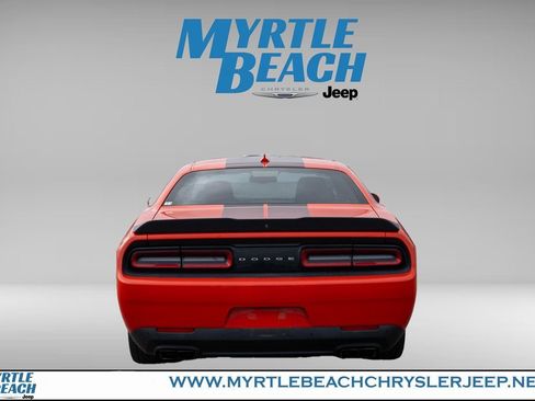 Used 2016 Dodge Challenger R/T w/ Driver Convenience Group image 5