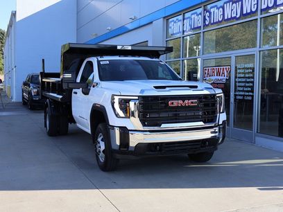 New 2025 GMC Sierra 3500 Pro w/ Convenience Package