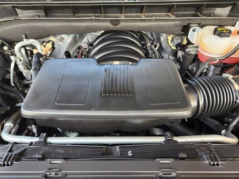 Used 2024 Cadillac Escalade Sport w/ LPO, ONYX Package image 31